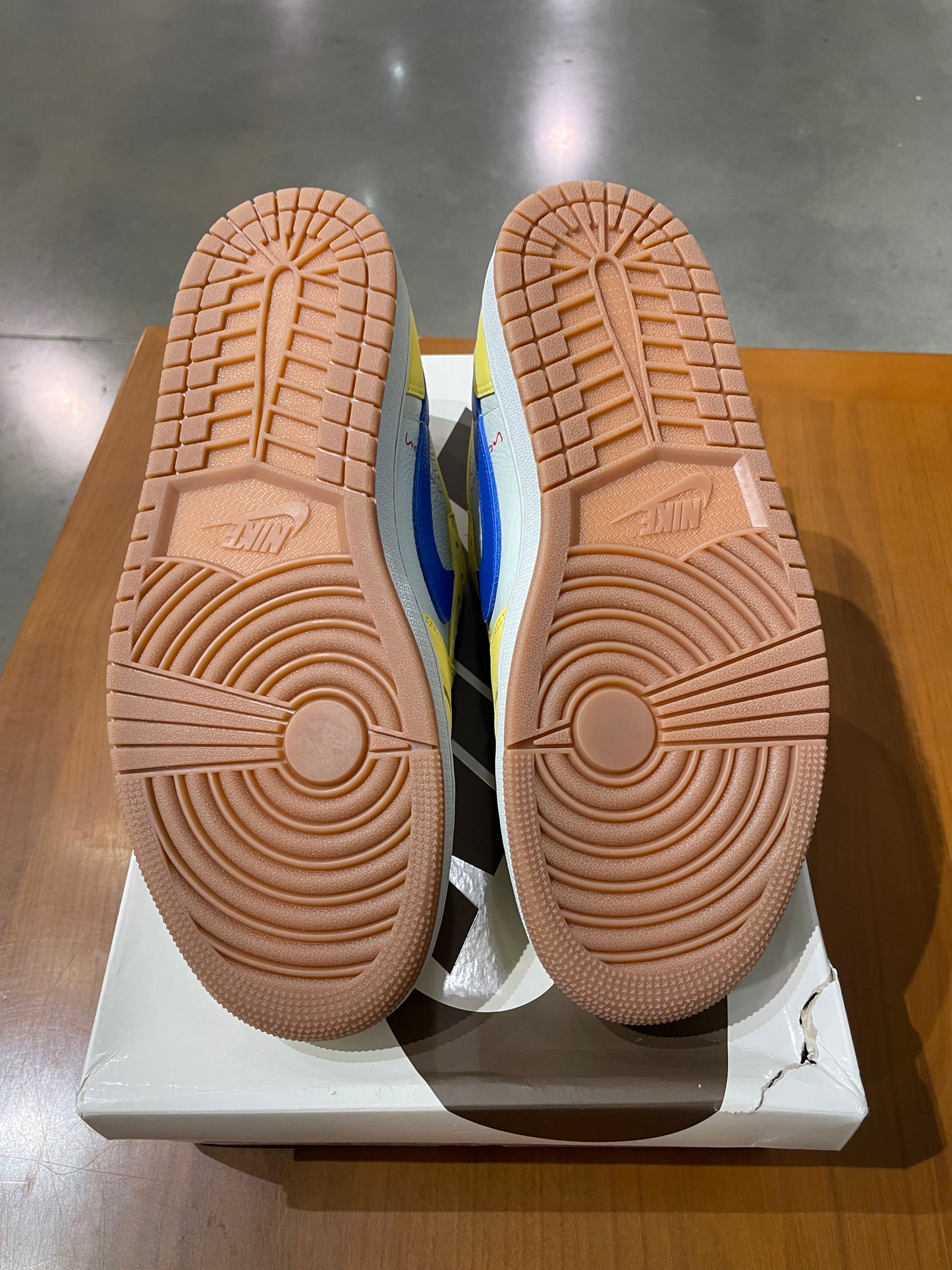 Travis Scott Air Jordan 1 Low Canary