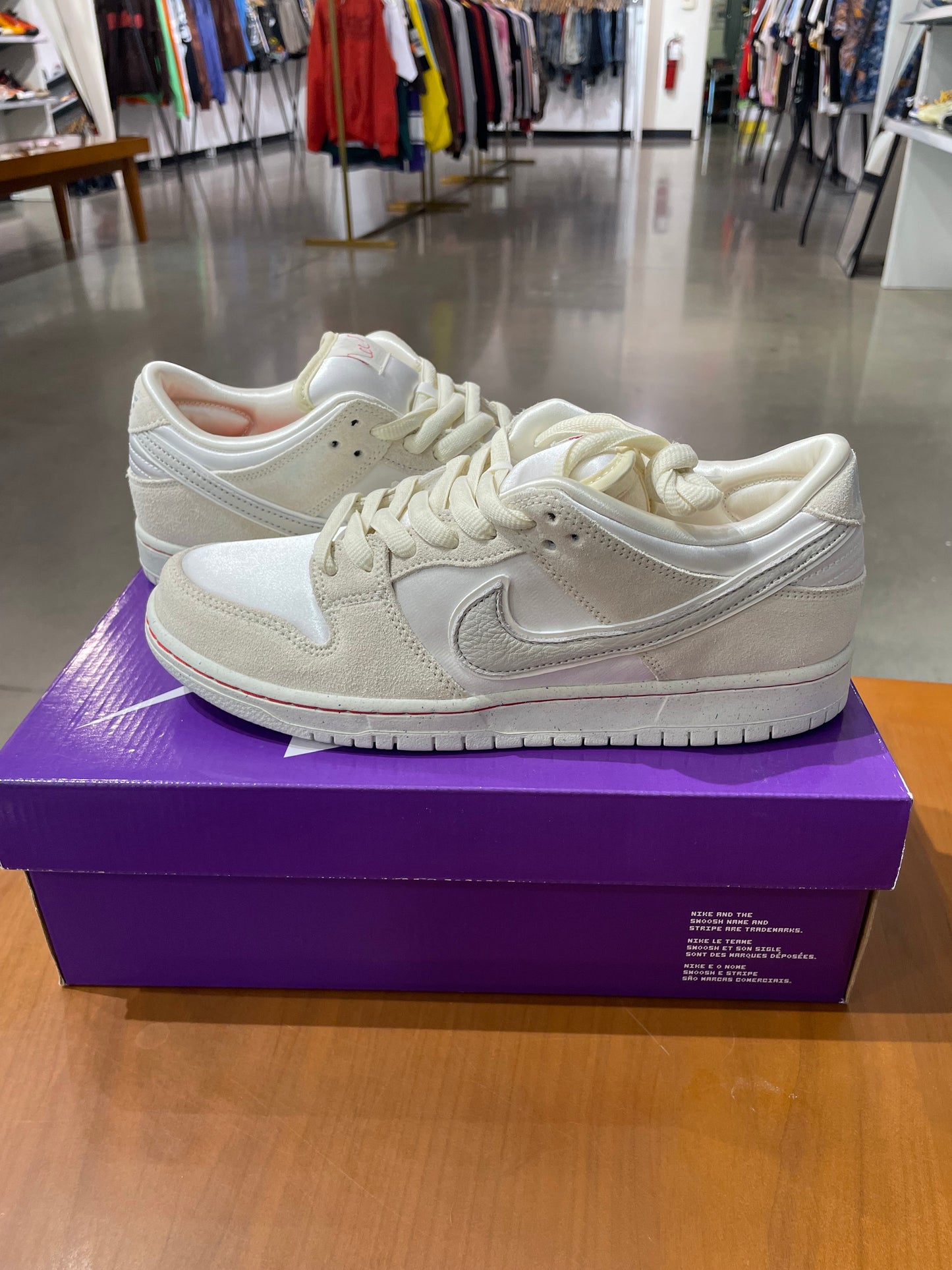 Nike SB Dunk Low City of Love