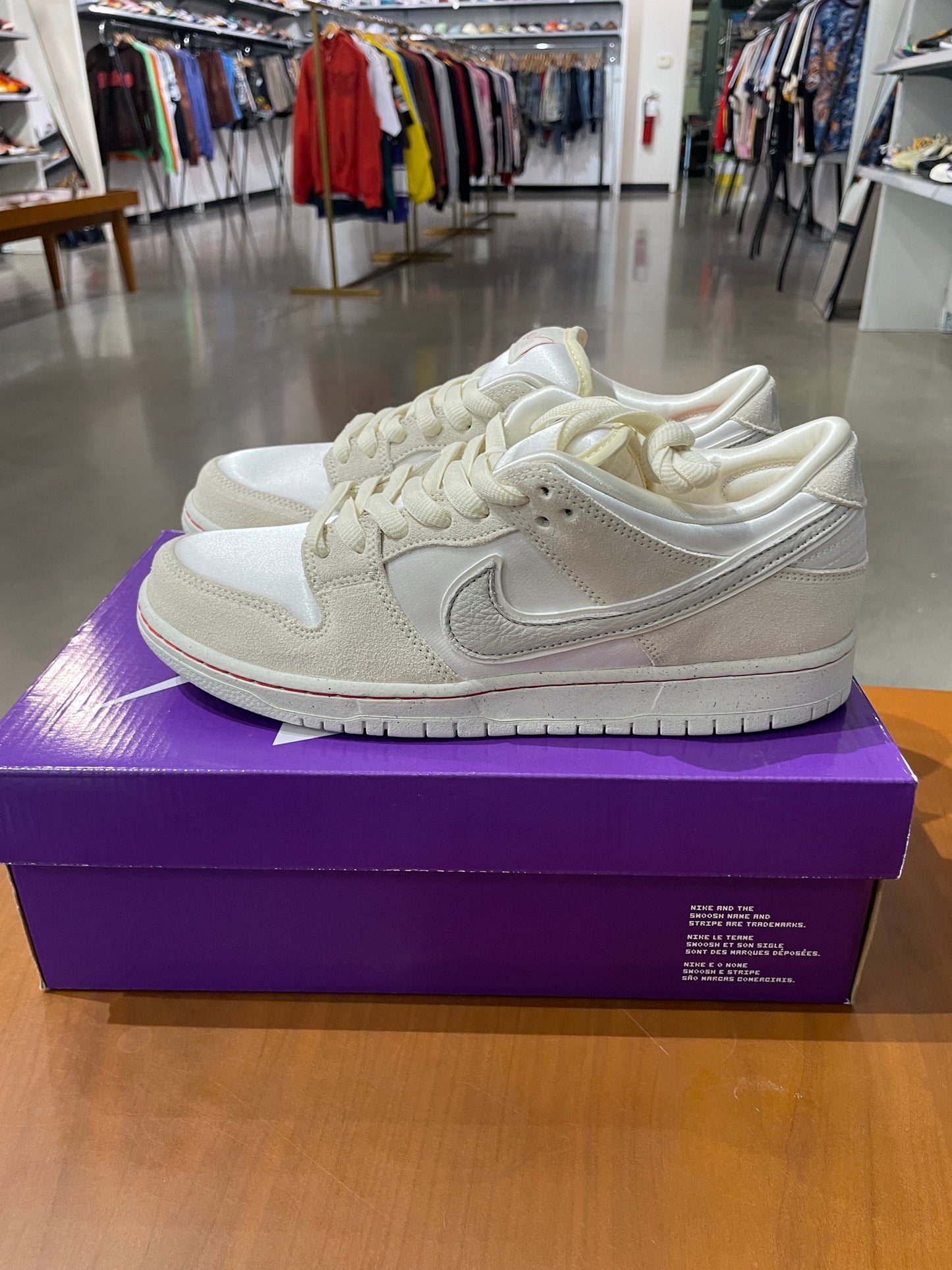 Nike SB Dunk Low City of Love