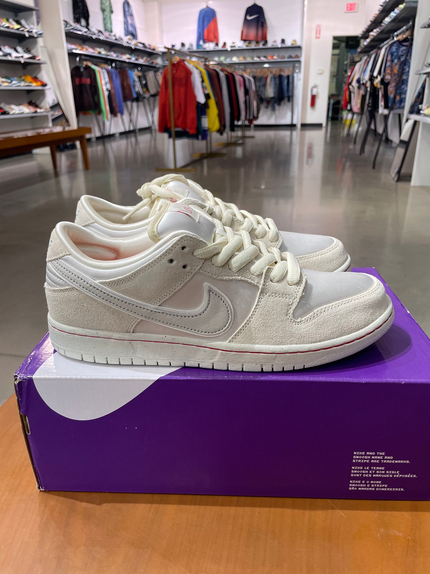 Nike SB Dunk Low City of Love