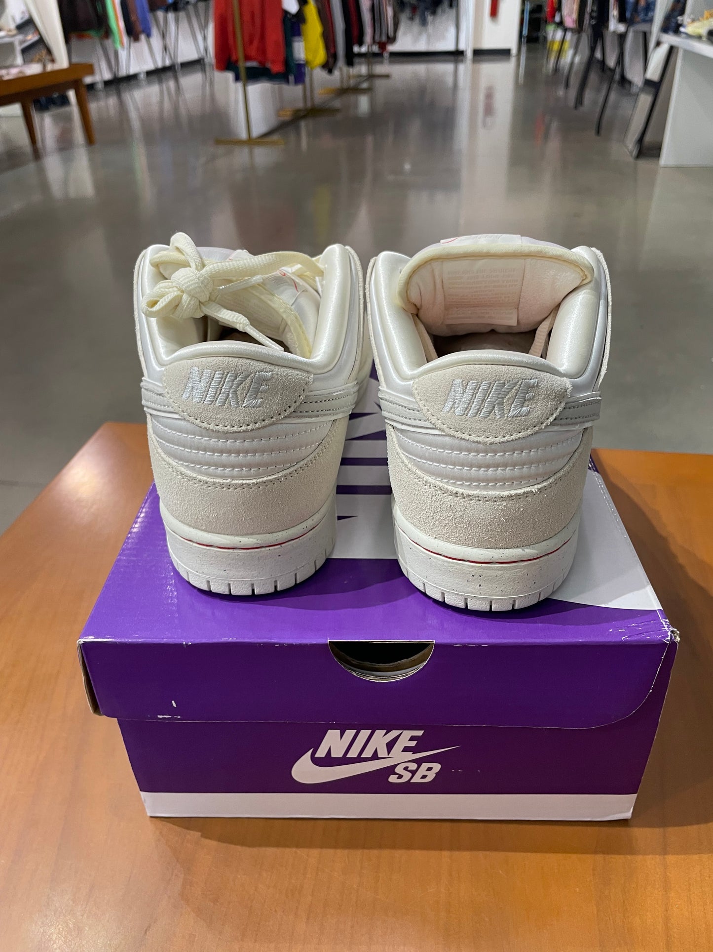 Nike SB Dunk Low City of Love