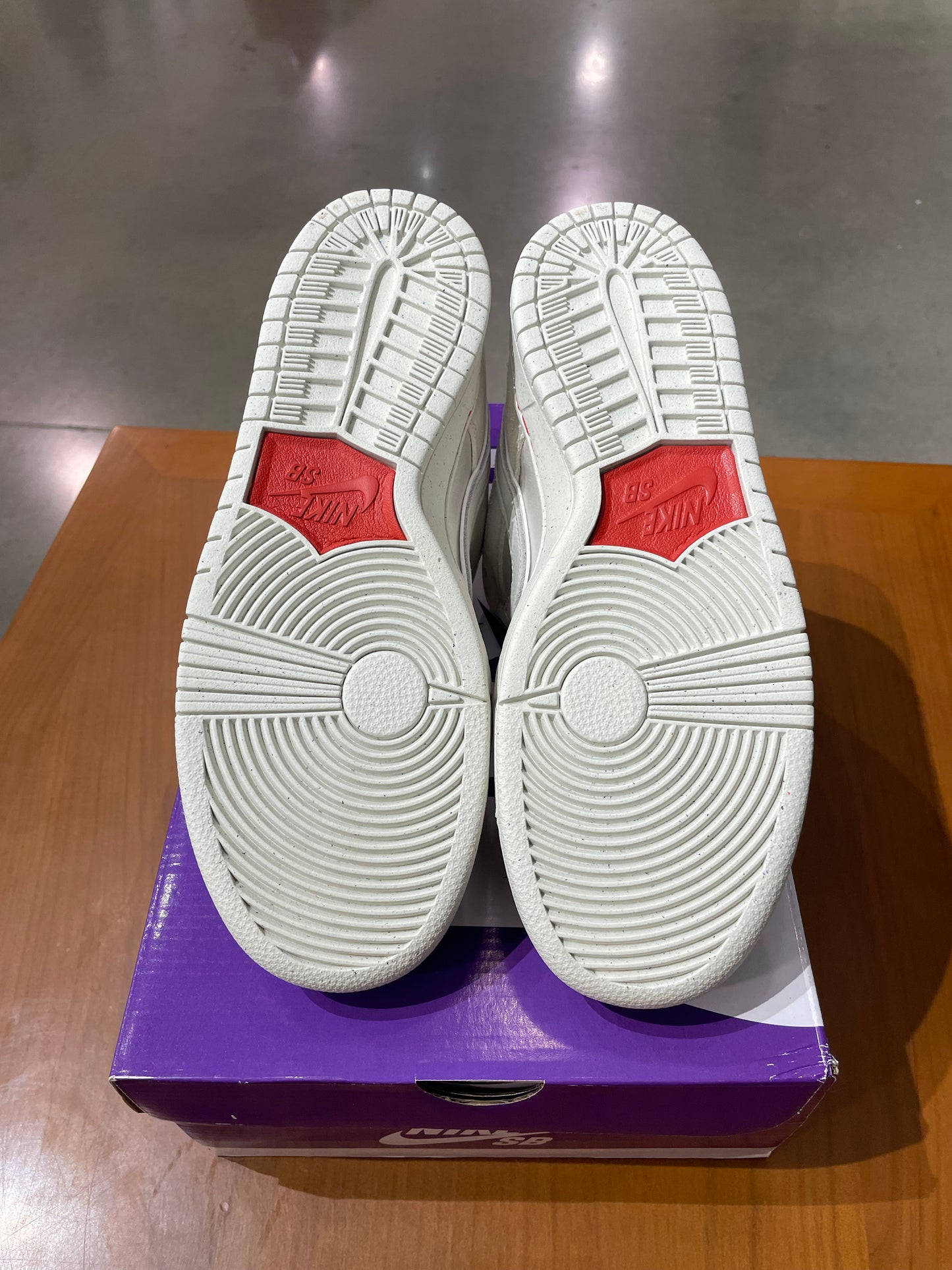 Nike SB Dunk Low City of Love