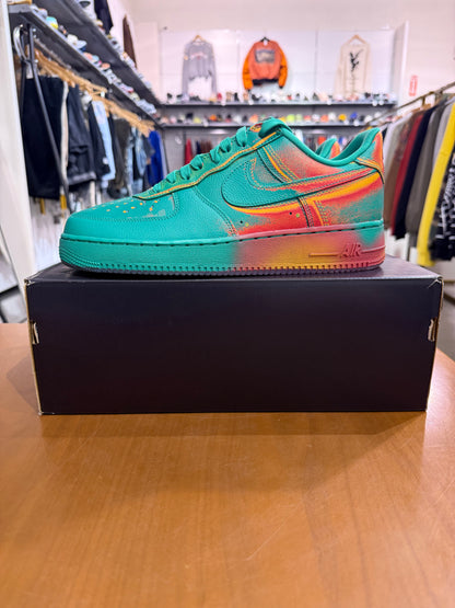 BRAND NEW Nike Air Force 1 Low Stadium Green Crimson SIZE 10