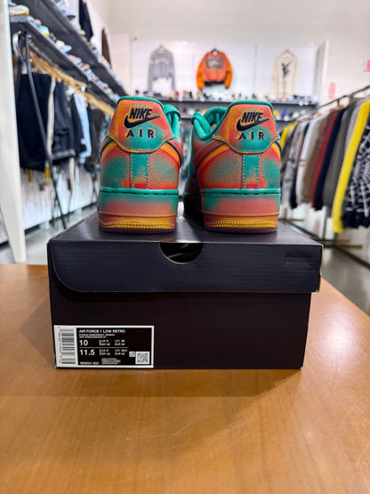 BRAND NEW Nike Air Force 1 Low Stadium Green Crimson SIZE 10