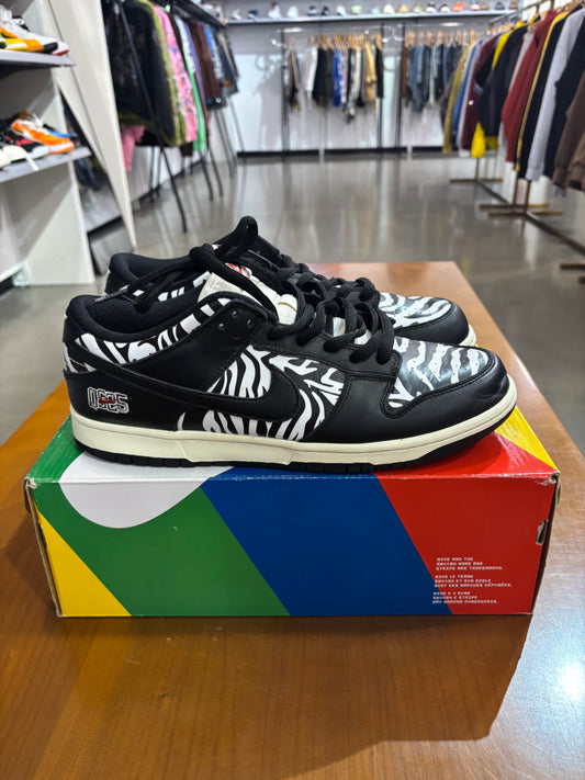 Preowned Nike Dunk Low Quartersnacks Zebra