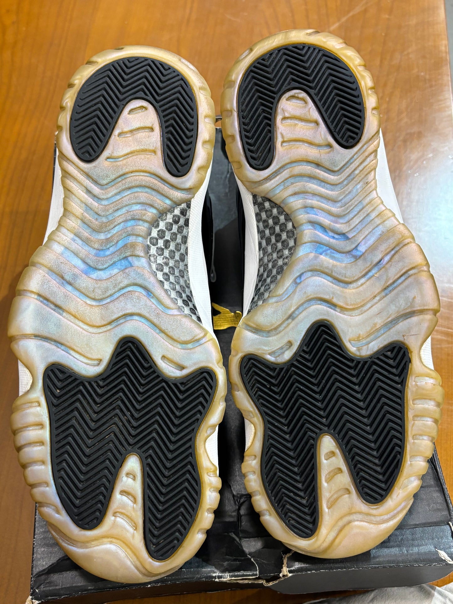 Preowned Air Jordan 11 Low Iridescent