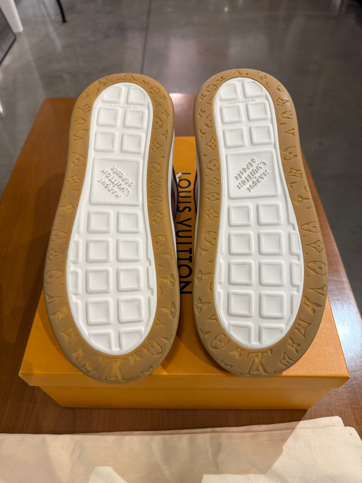 Preowned Louis Vuitton Tilted Sneaker 1AKN74
