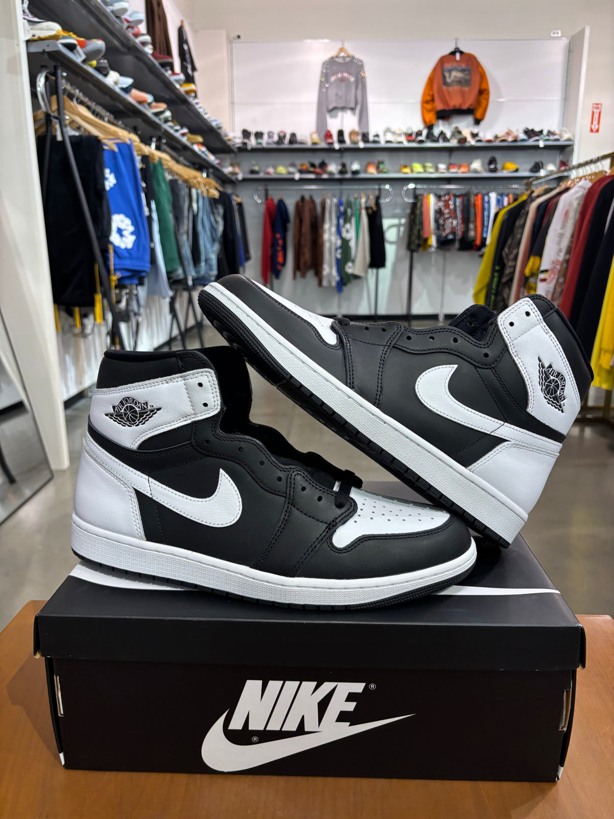 Air Jordan 1 Black White