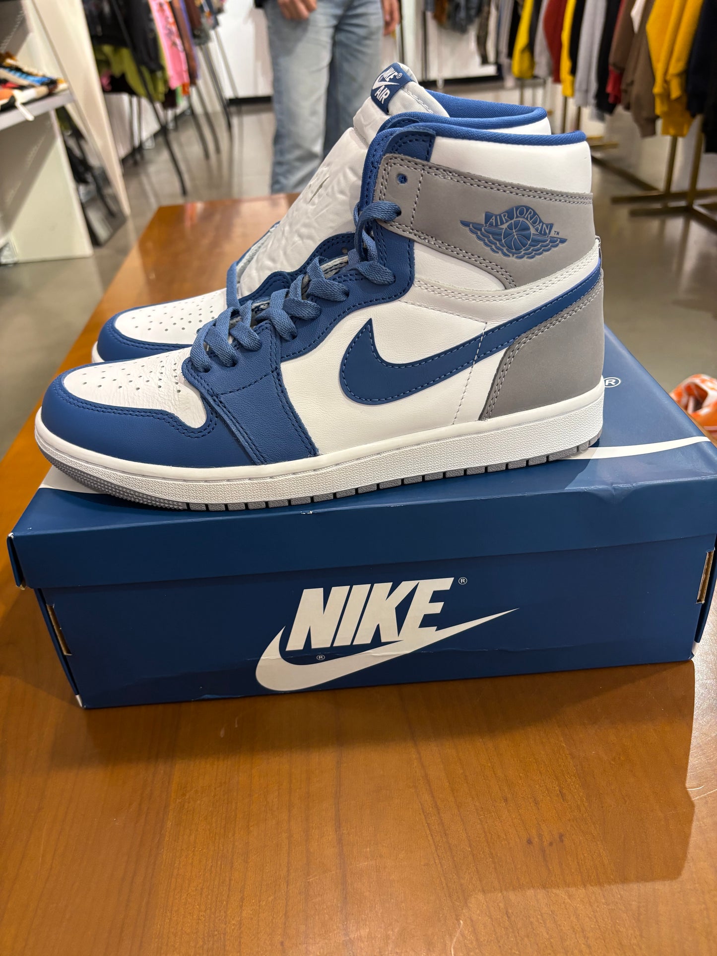 Air Jordan 1 True Blue