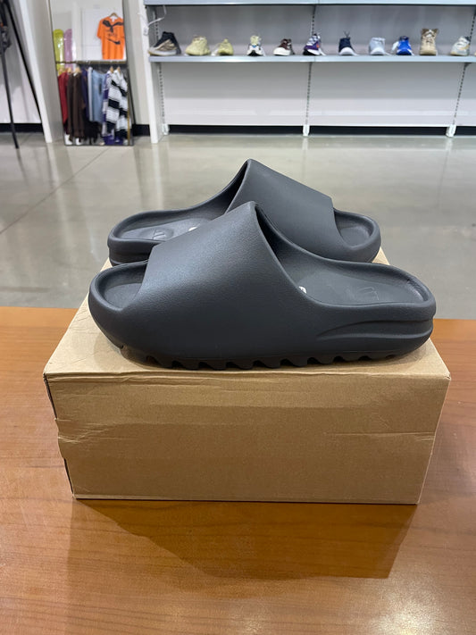 Yeezy Slide Dark Onyx