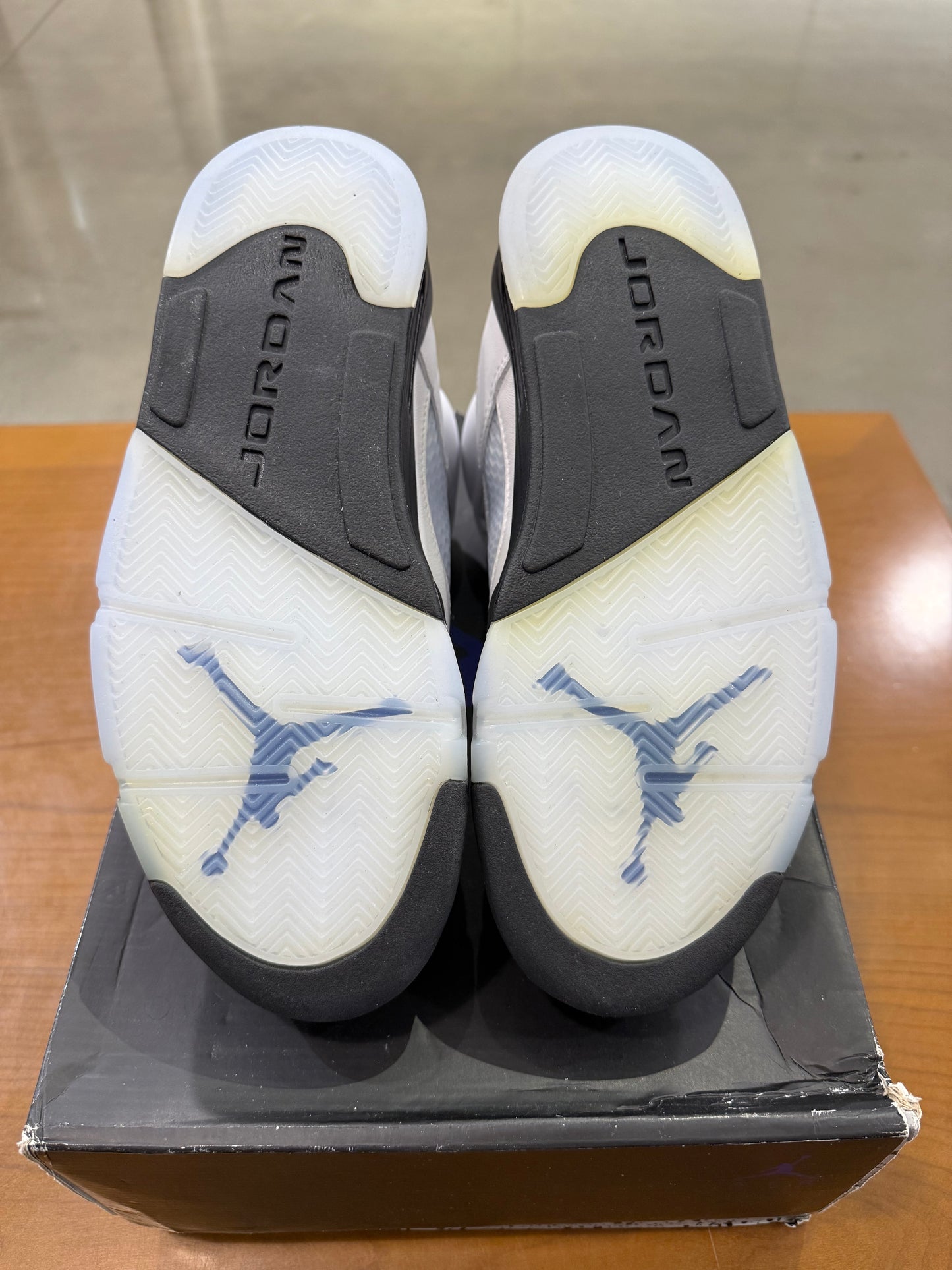 Preowned Air Jordan 5 Dark Concord