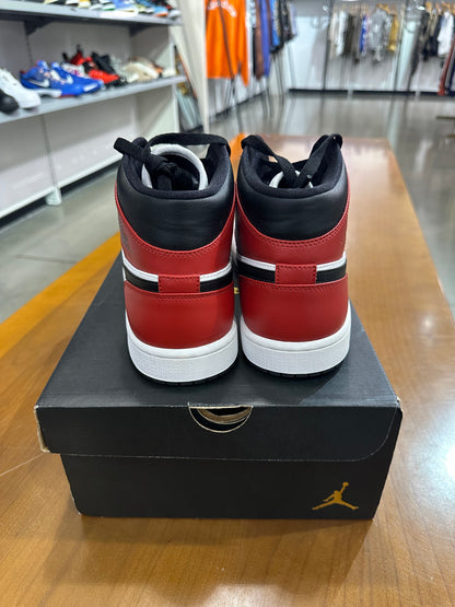 Preowned Air Jordan 1 Mid Chicago Toe