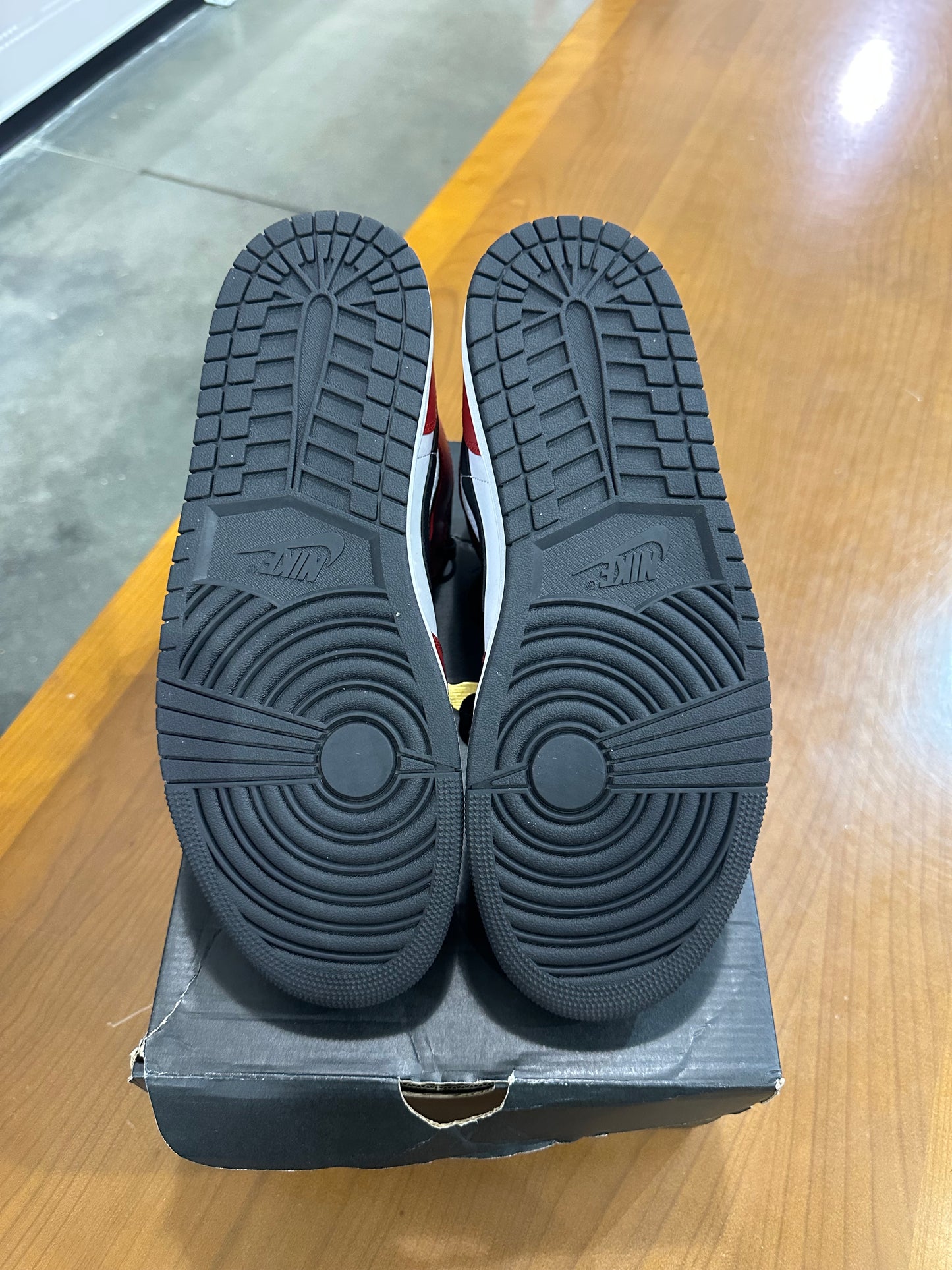 Preowned Air Jordan 1 Mid Chicago Toe