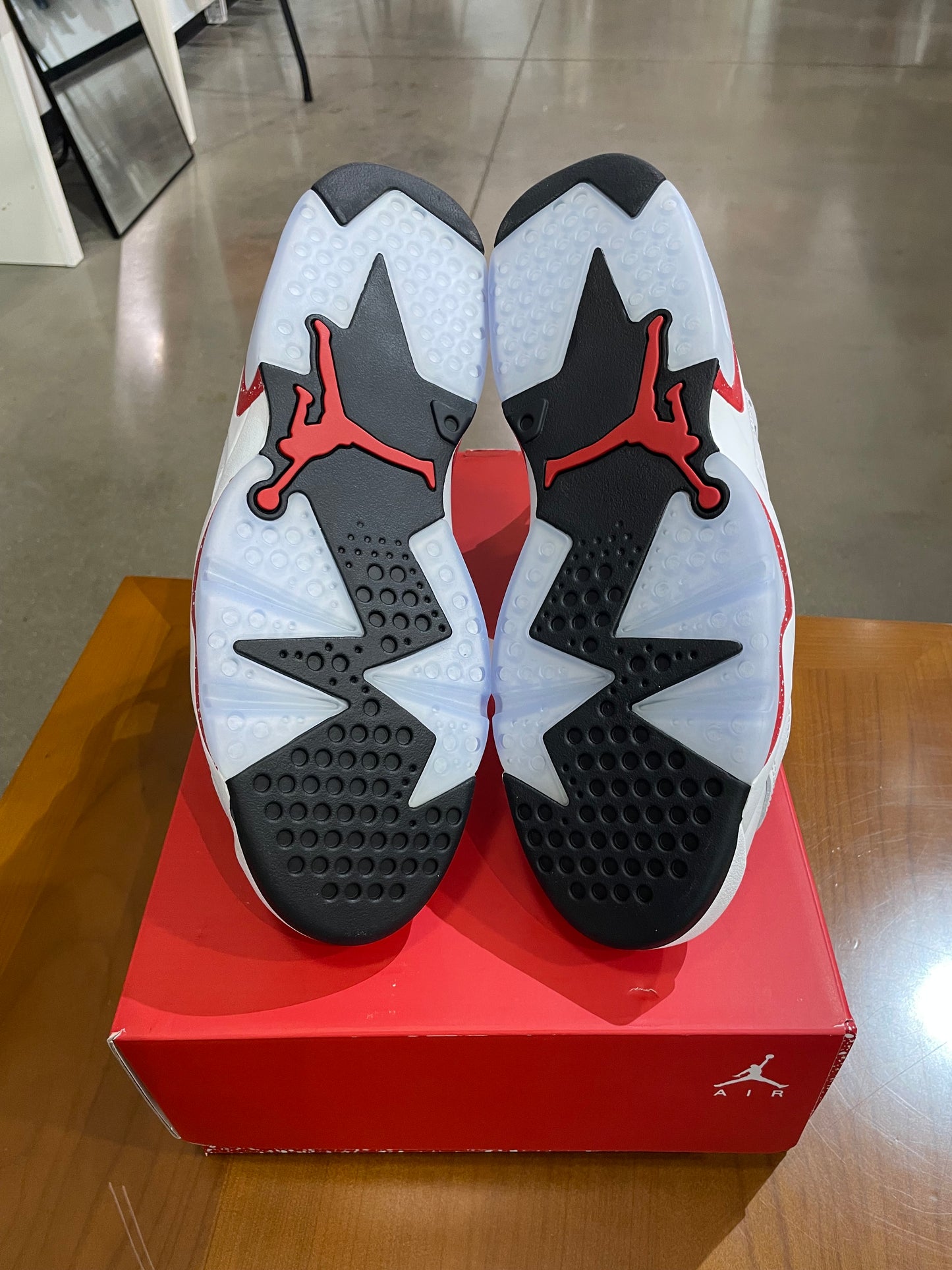 Air Jordan 6 Red Oreo