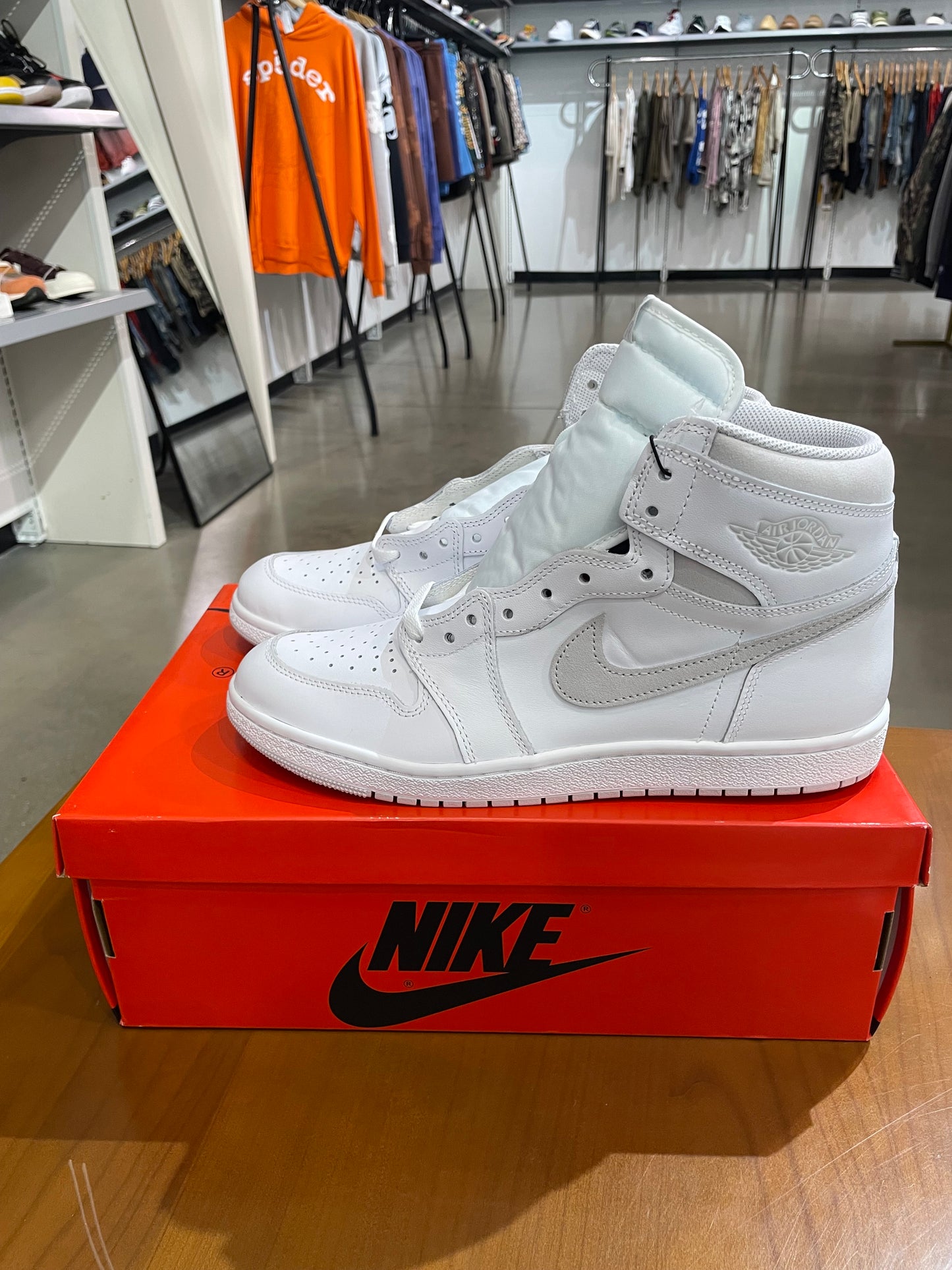 Air Jordan 1 Neutral Grey