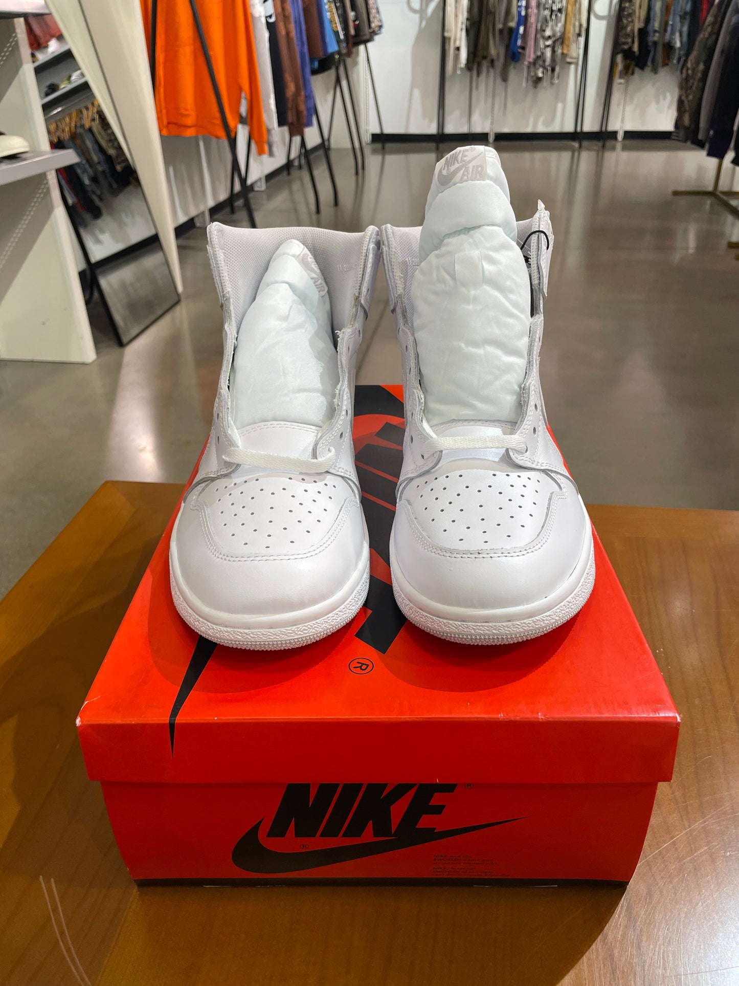 Air Jordan 1 Neutral Grey