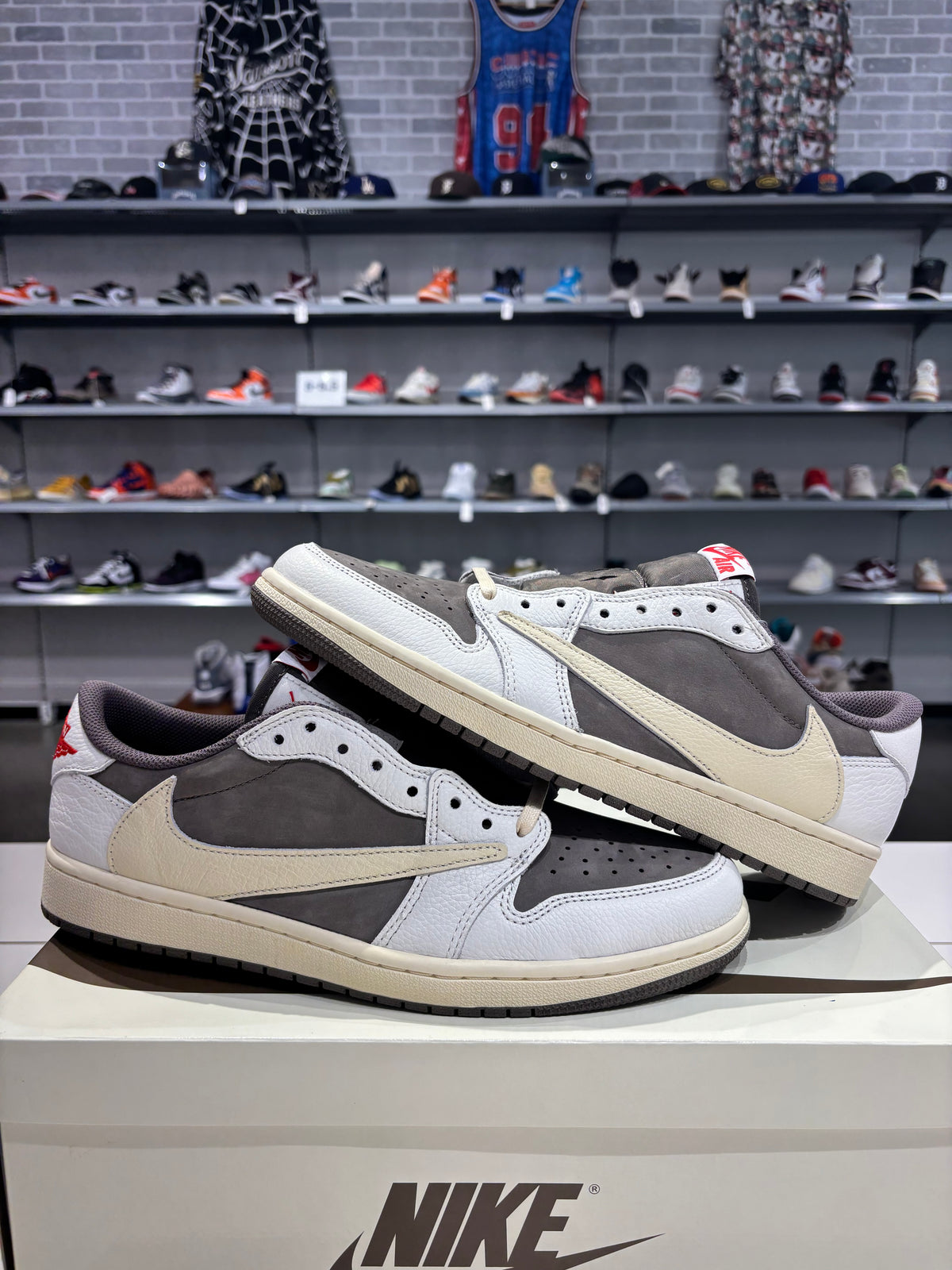 Air Jordan 1 Low Travis Scott Reverse Mocha