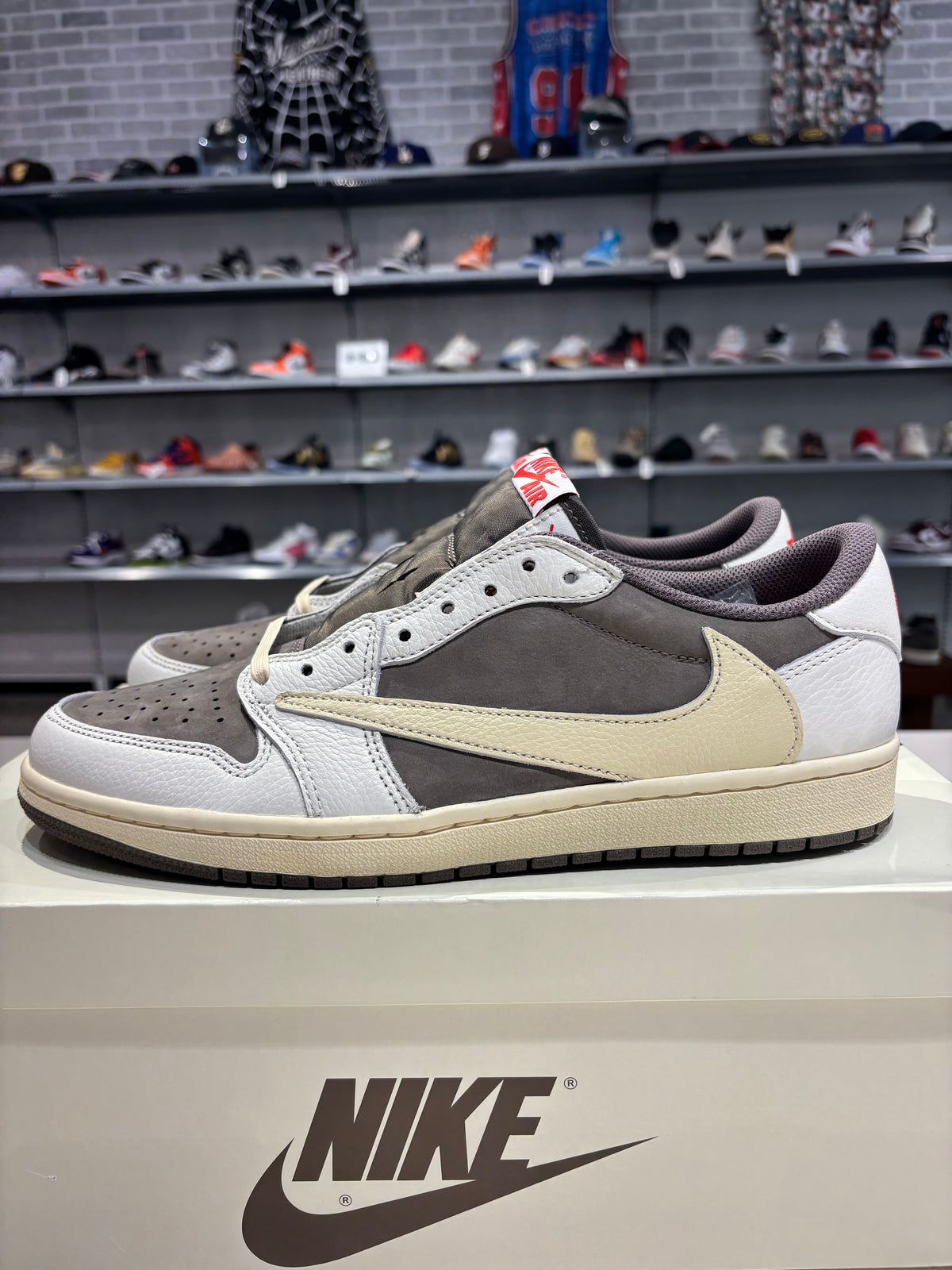 Air Jordan 1 Low Travis Scott Reverse Mocha