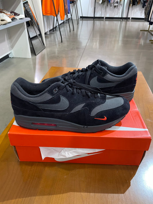 Preowned Air Max 1 Bred