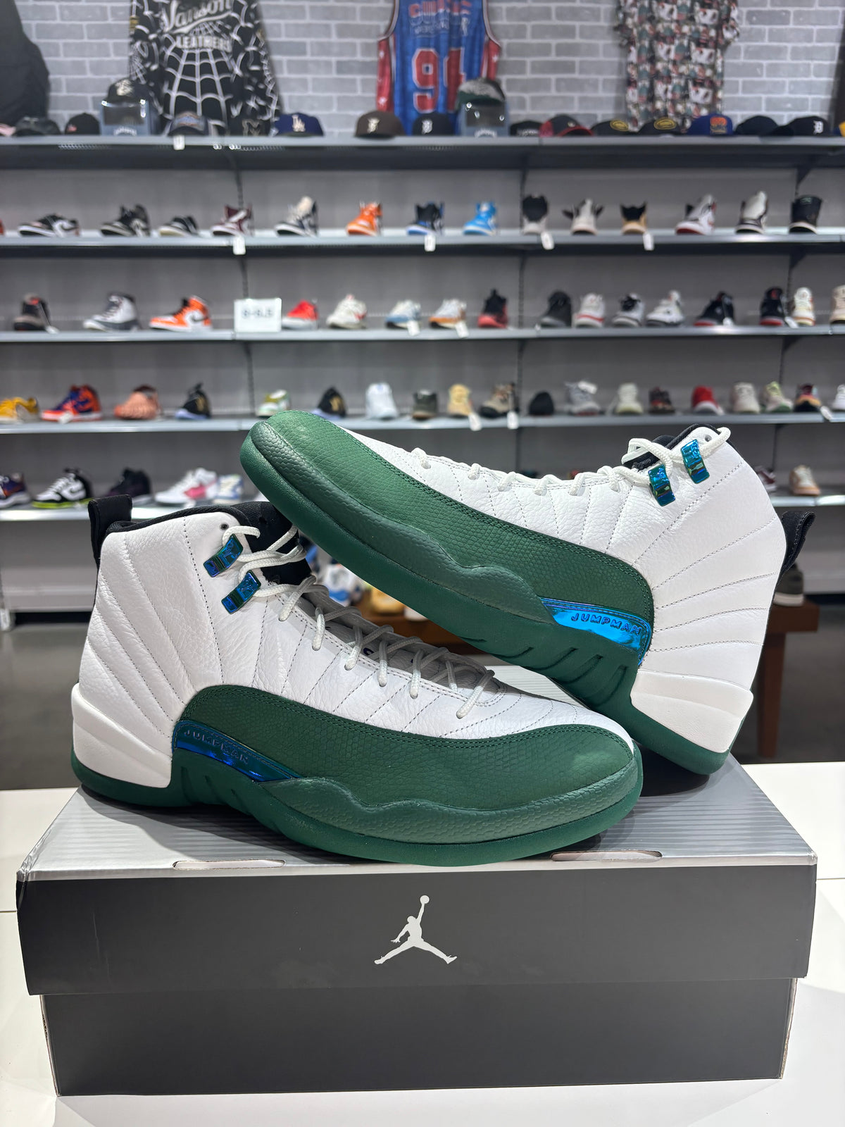 Air Jordan 12 Bucks