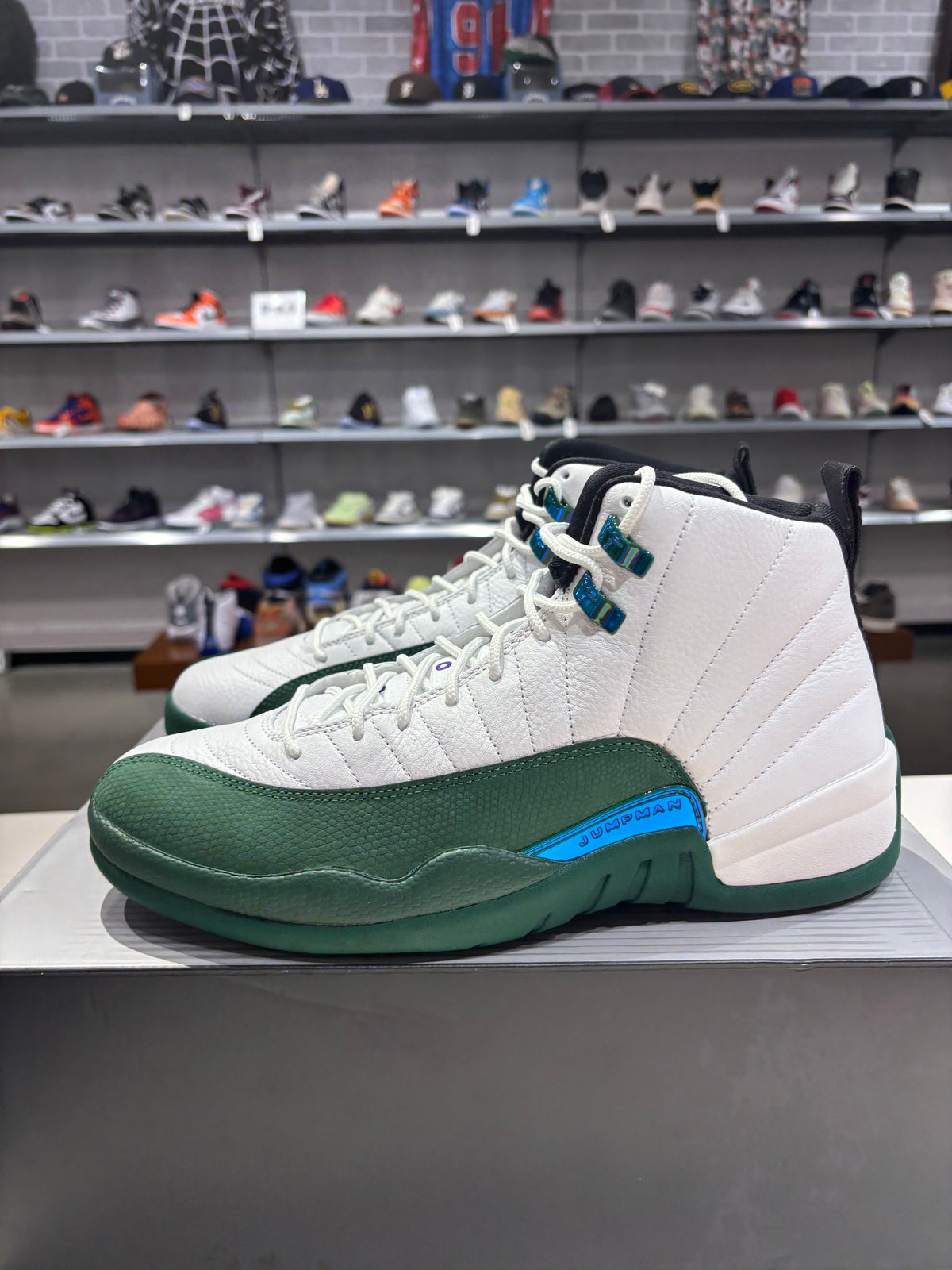 Air Jordan 12 Bucks
