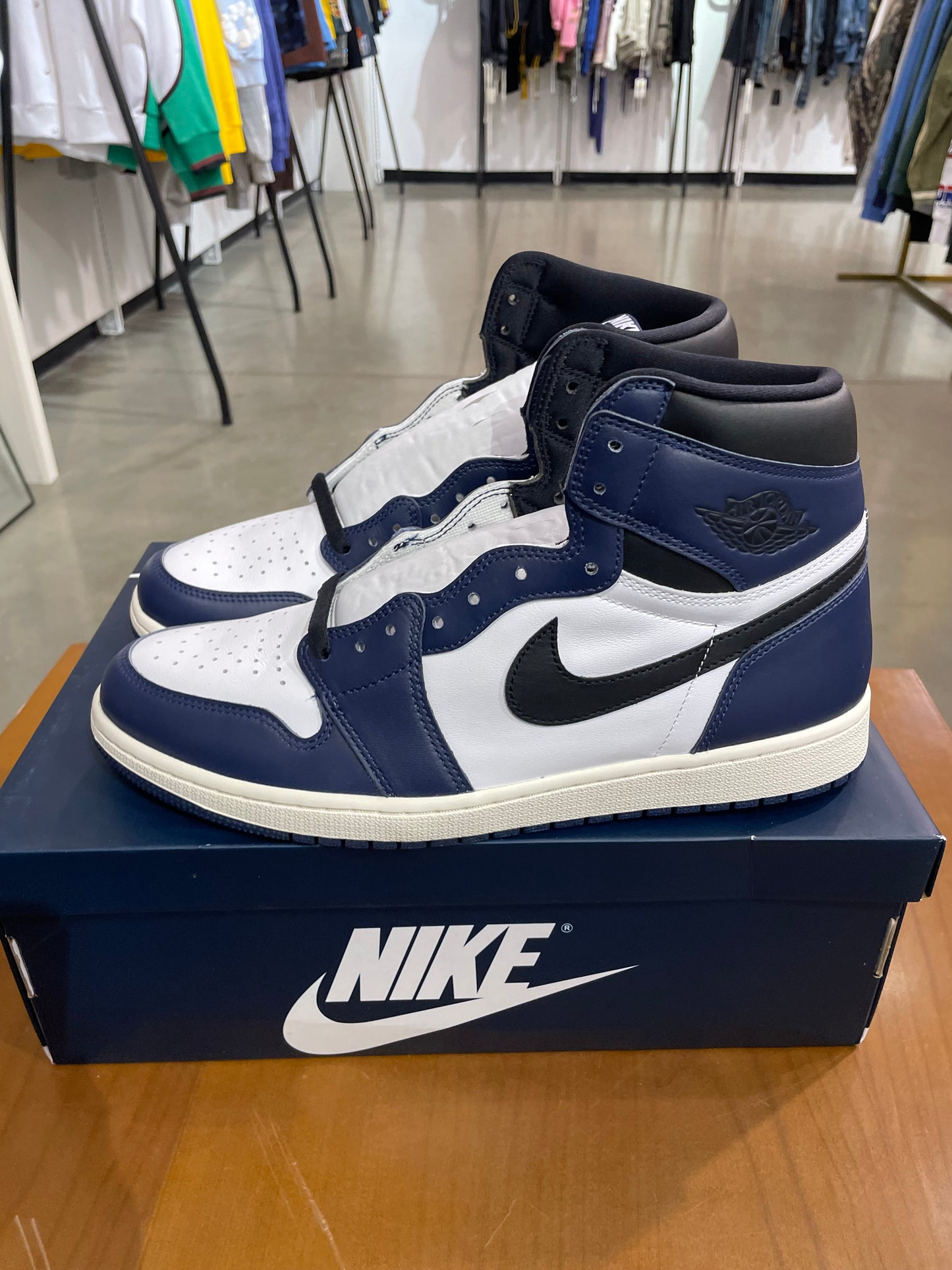Air Jordan 1 Midnight Navy