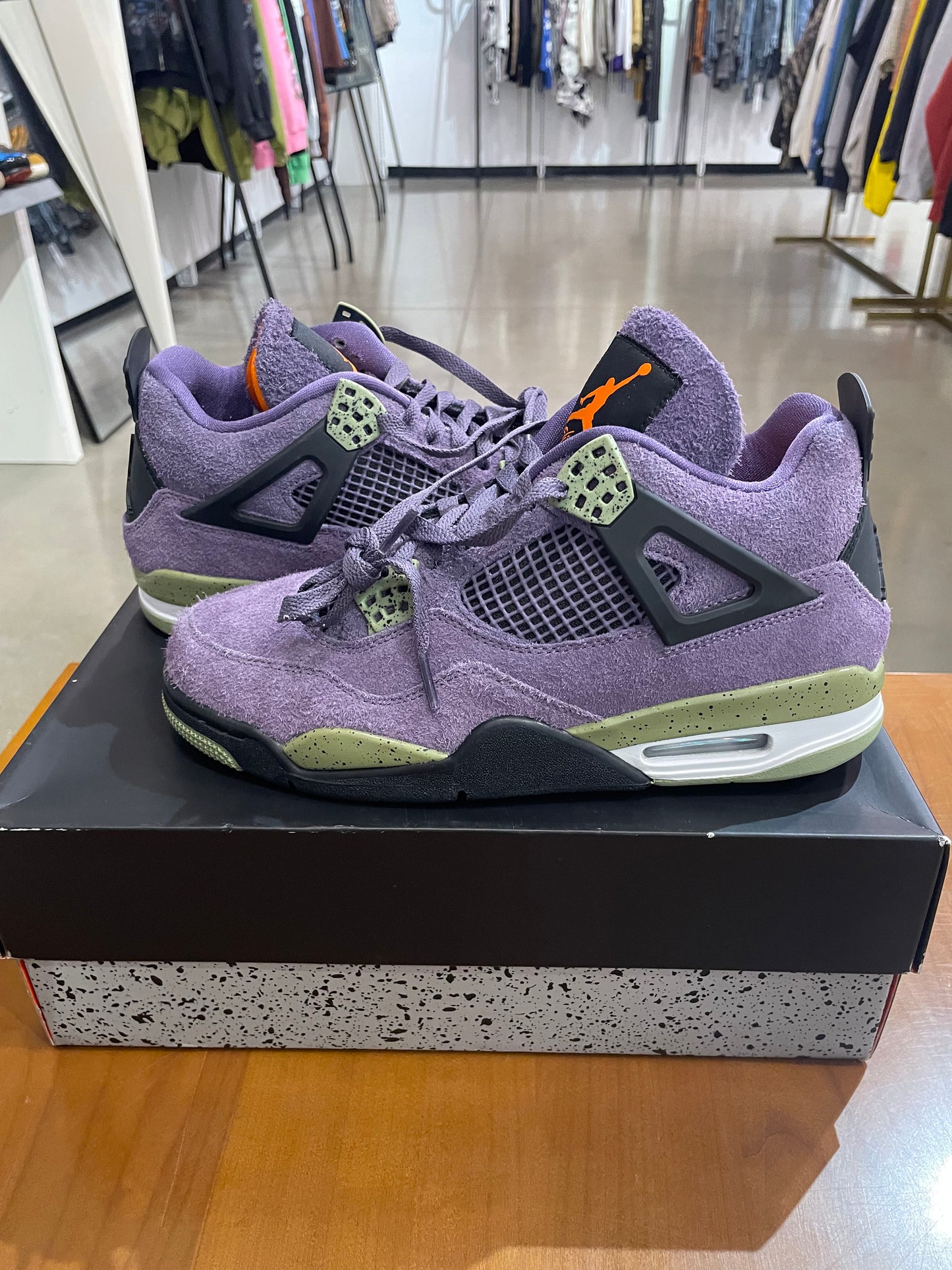 Preowned Air Jordan 4 Purple Canyon