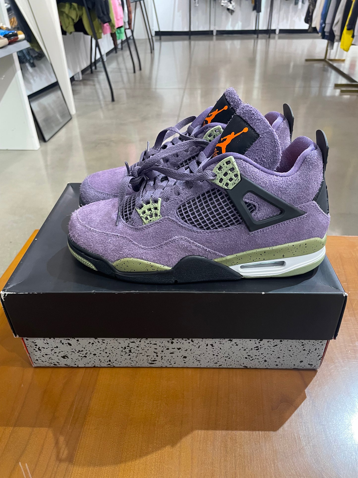 Preowned Air Jordan 4 Purple Canyon