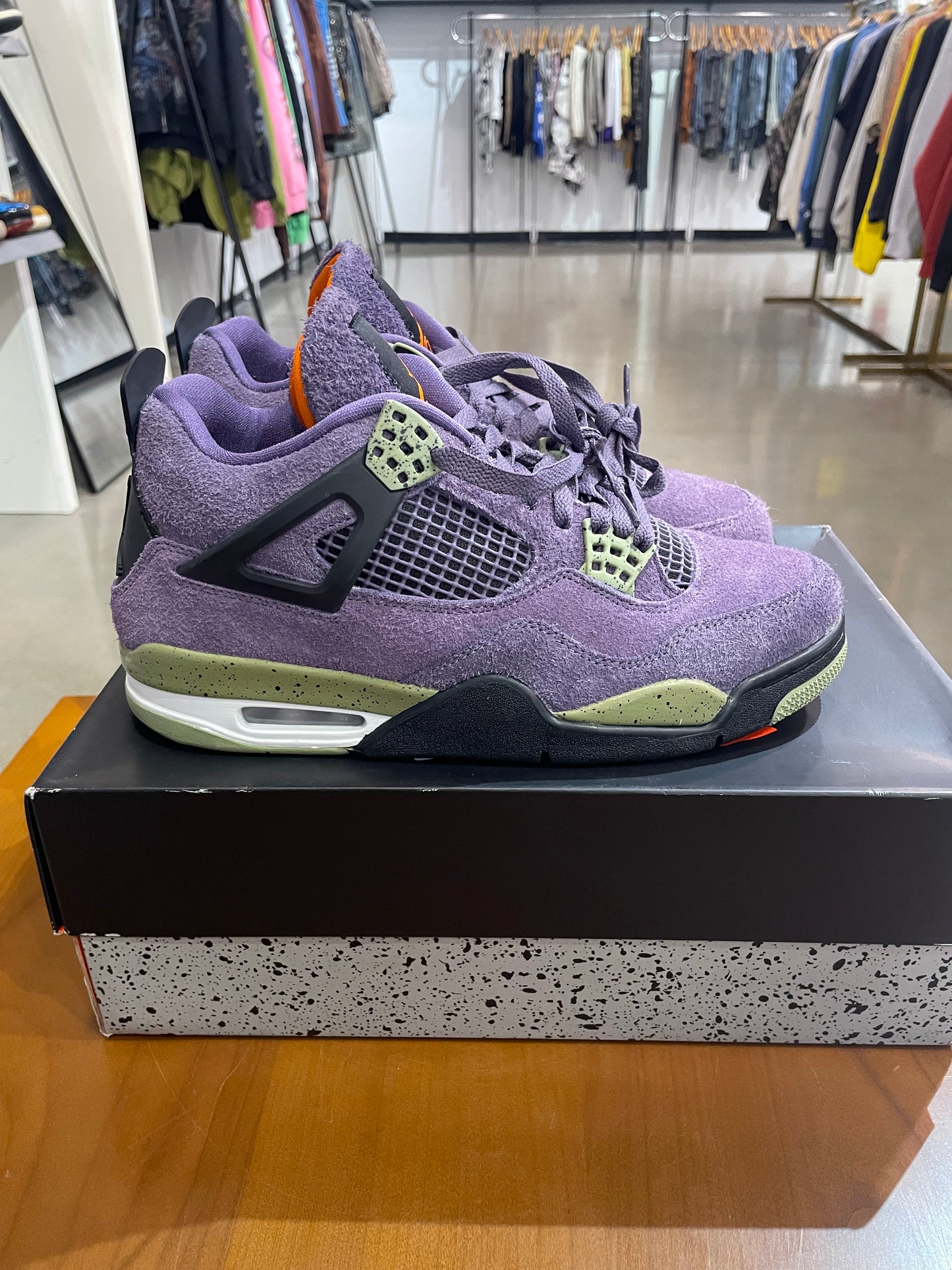 Preowned Air Jordan 4 Purple Canyon