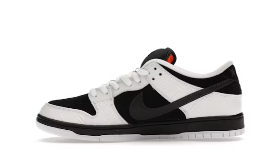 Nike SB Dunk Low Tight booth